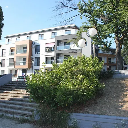 Ornament Lux B11 アパート